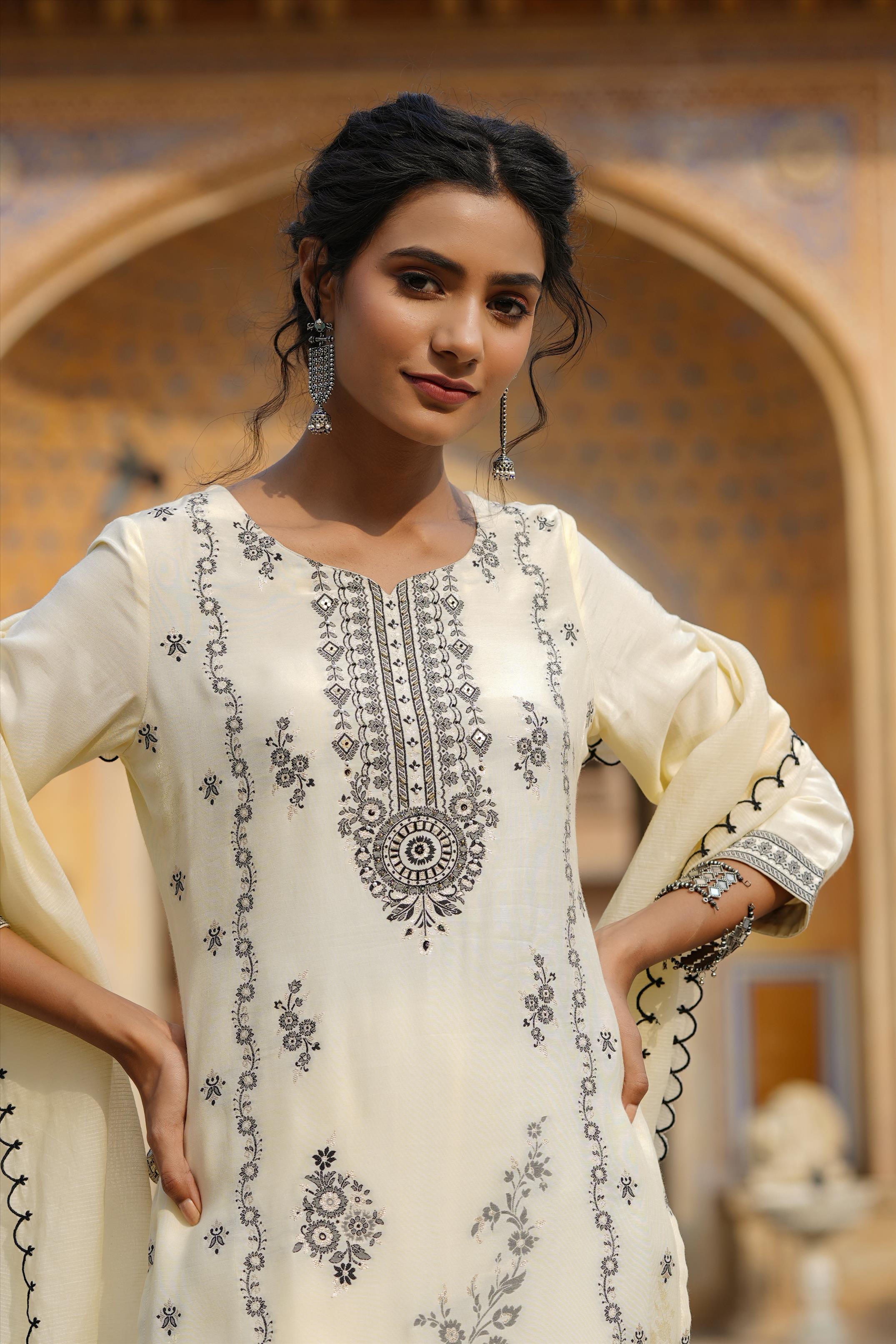 Ivory Muslin Silk Jacquard Suit Set For Women