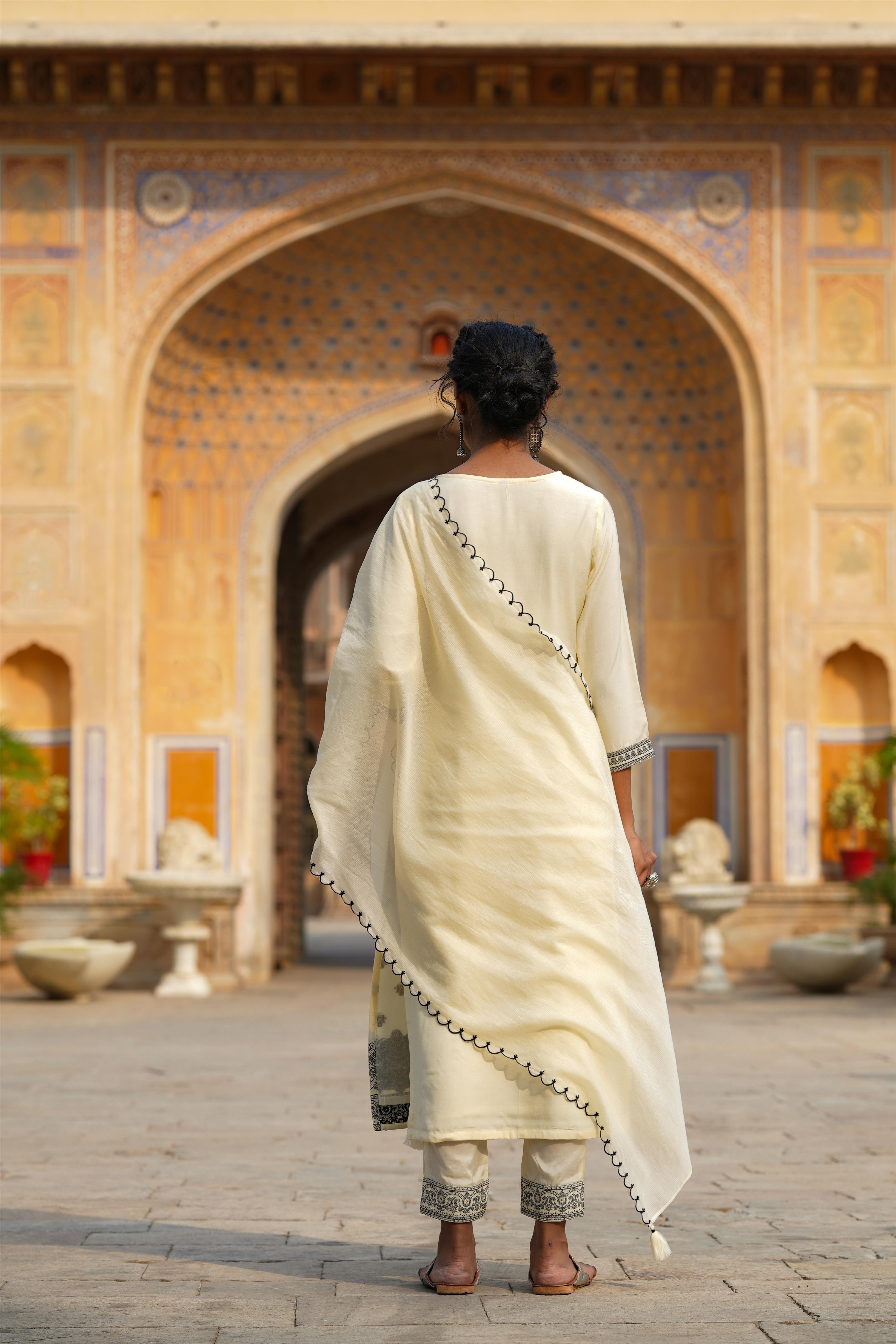 Ivory Muslin Silk Jacquard Suit Set For Women