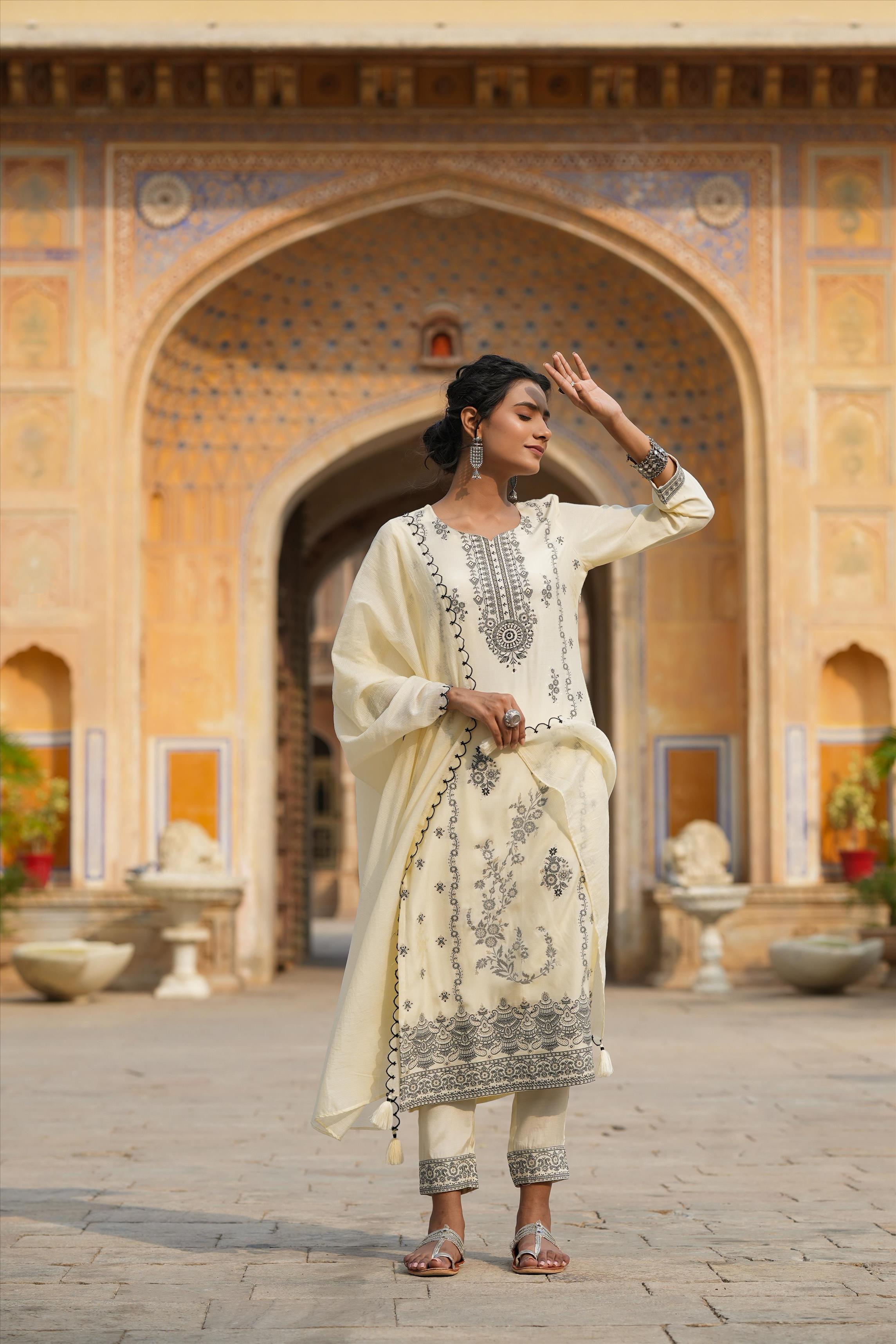 Ivory Muslin Silk Jacquard Suit Set For Women