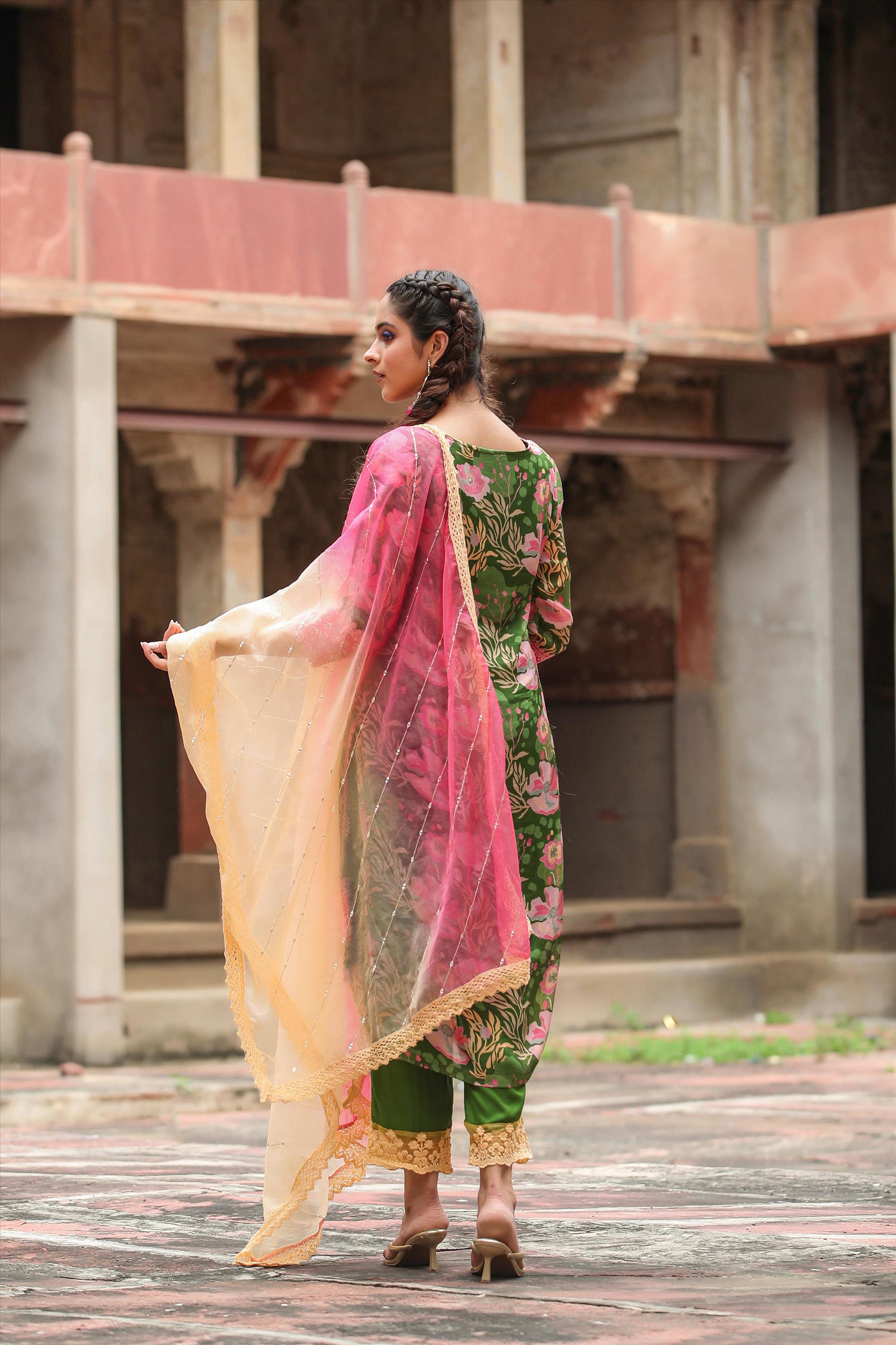 Jadegreen Chinon Digital Print Suit Set With Organza Dupatta