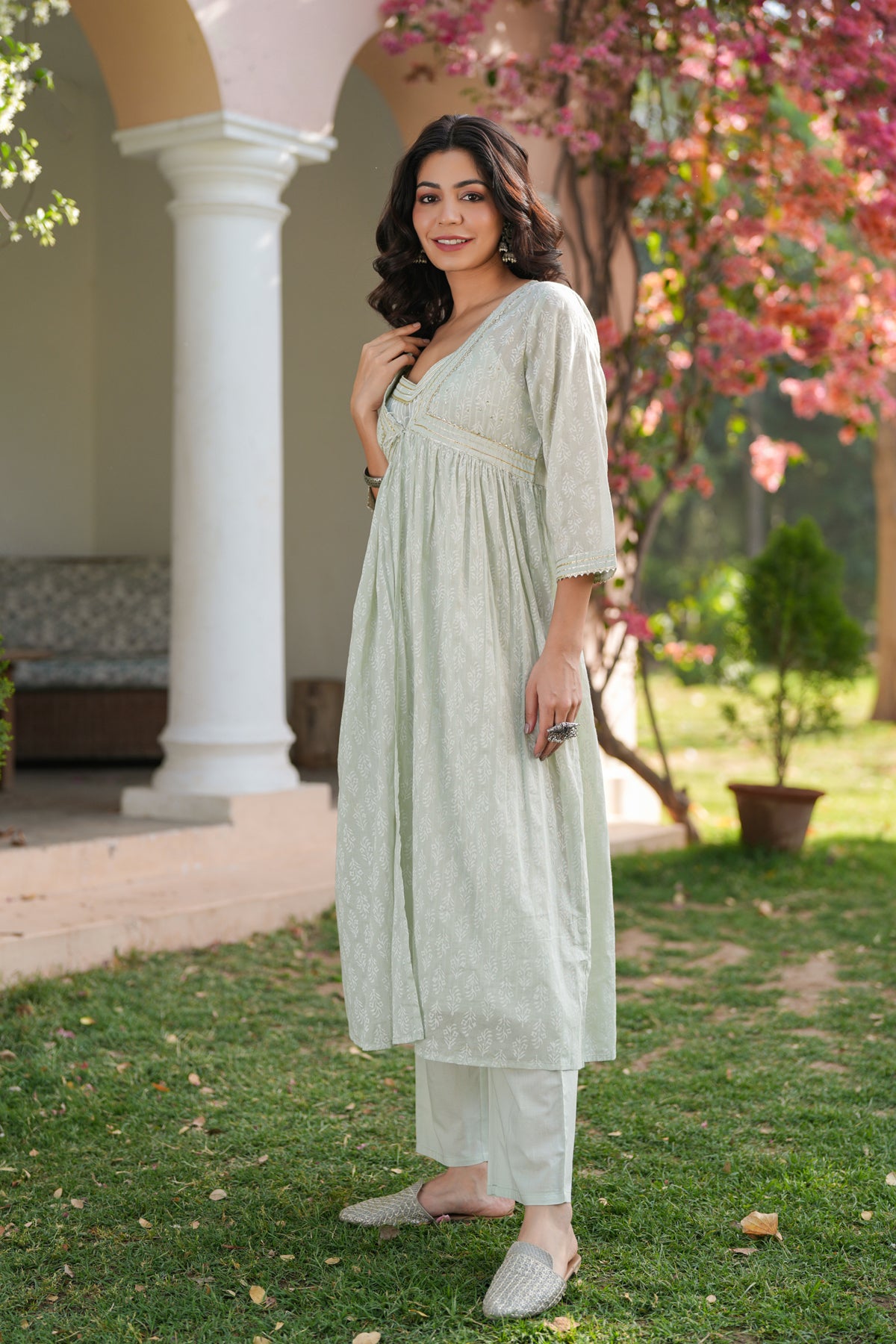 Pistagreen Cotton Mulmul Khari Printed Shrug, Kurta & Pant Set