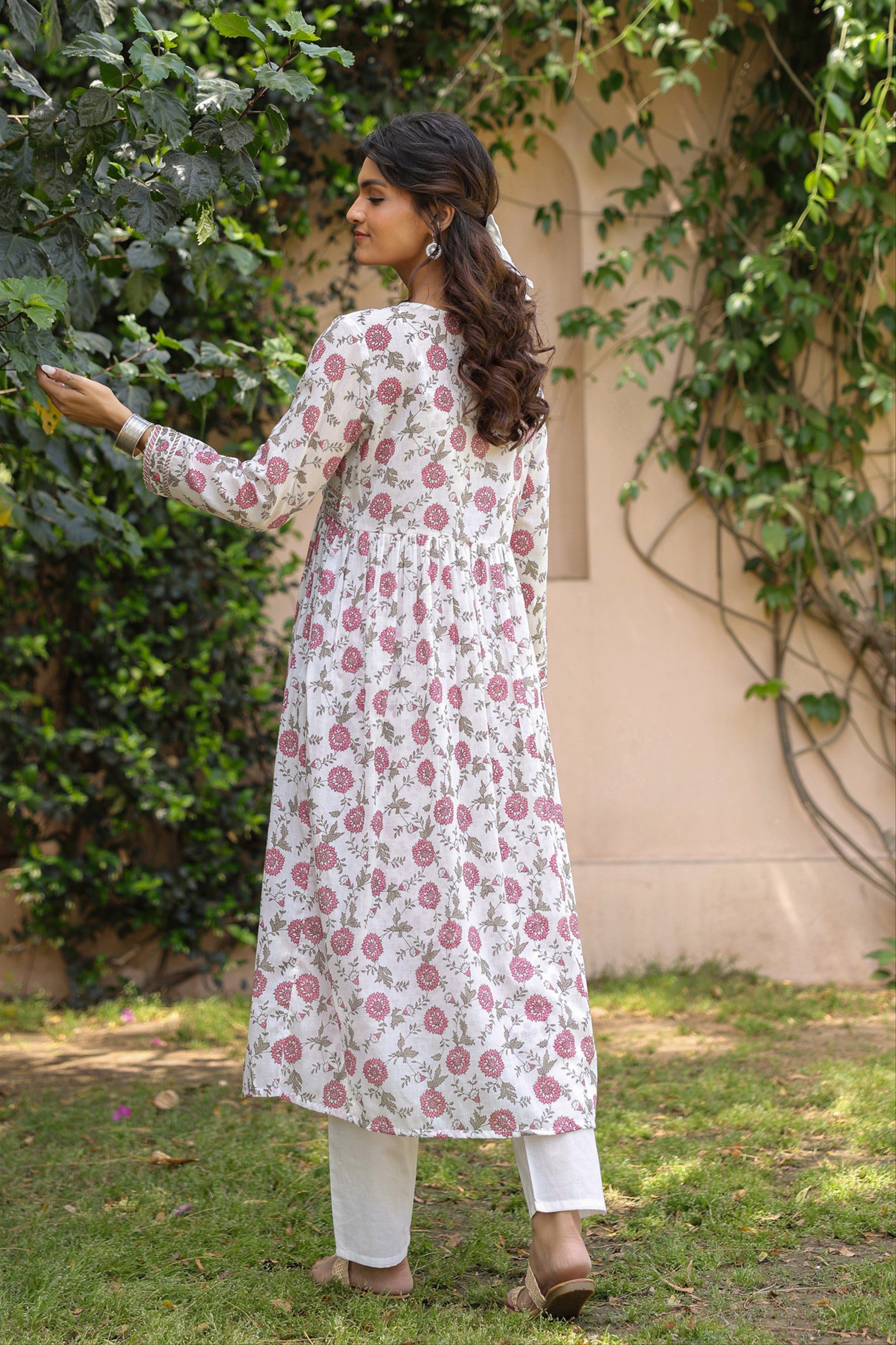 Fuchsia Cotton Mulmul Block-Printed Shrug, Kurta & Pant Set