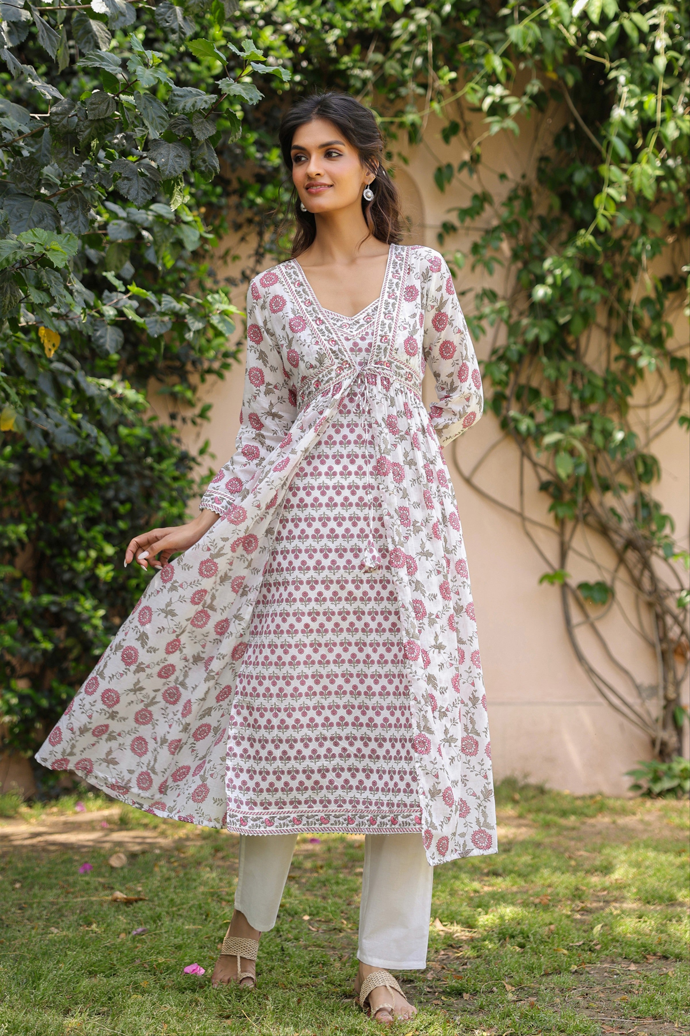 Fuchsia Cotton Mulmul Block-Printed Shrug, Kurta & Pant Set