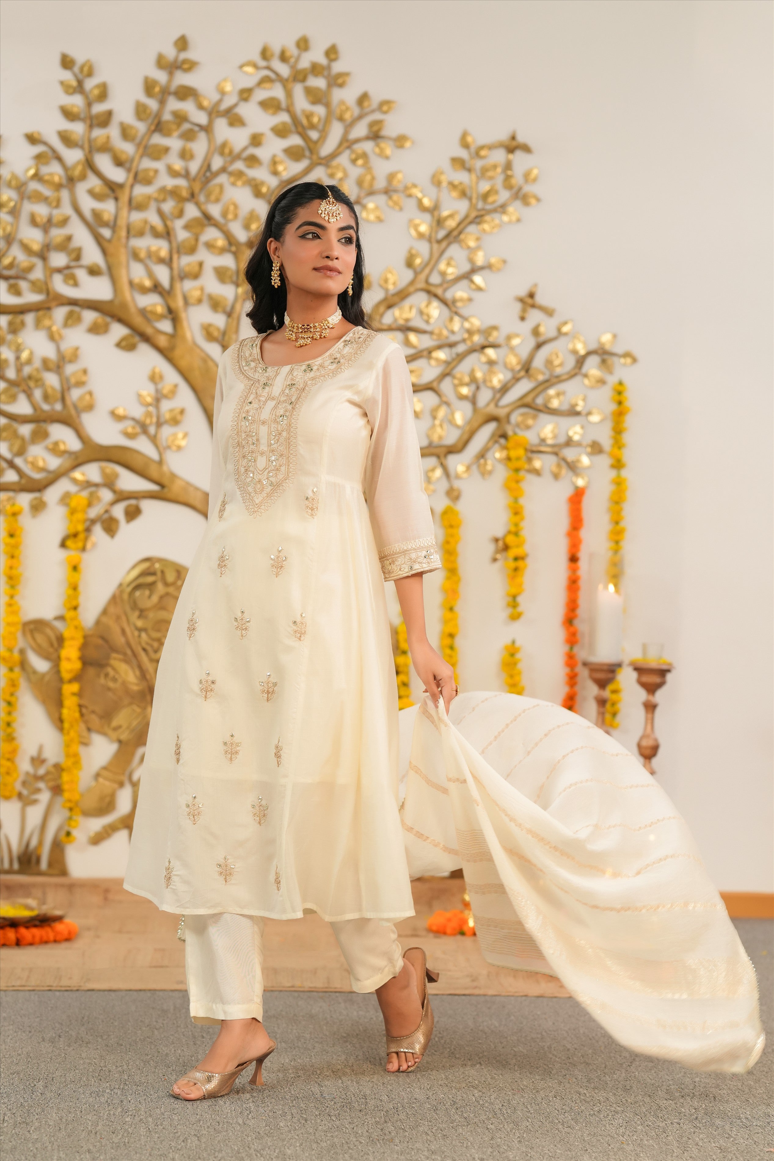 Ivory Mul Chanderi Dori Embroidered Anarkali Suit Set
