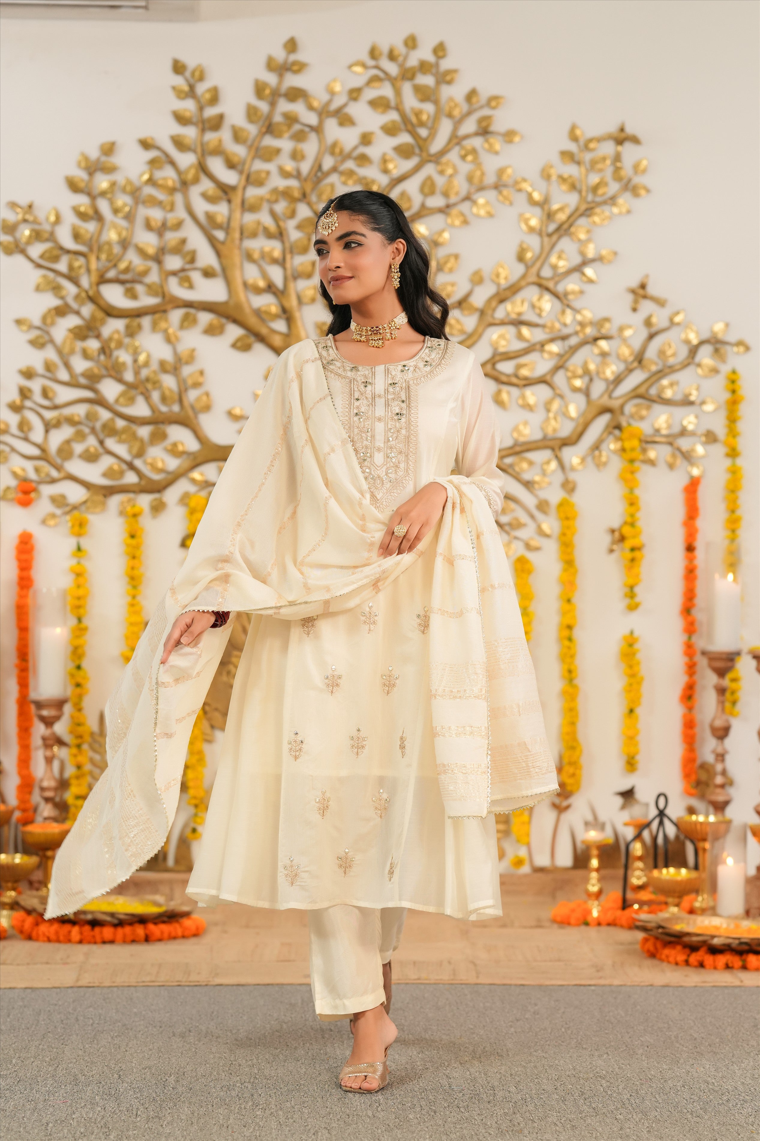 Ivory Mul Chanderi Dori Embroidered Anarkali Suit Set