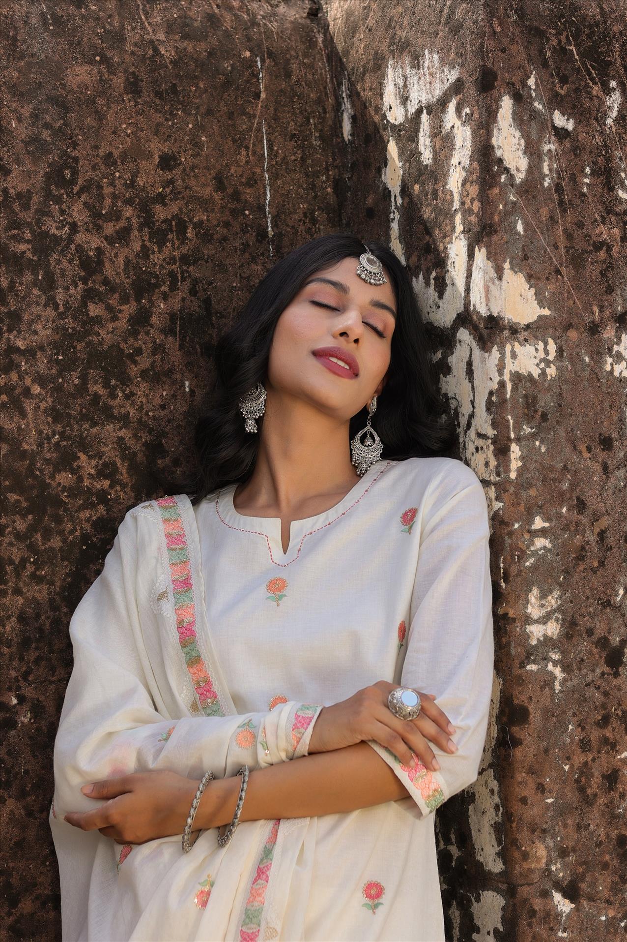 Off White Cotton Floral Phulkari Embroidered Kurta Pant Dupatta Suit Set
