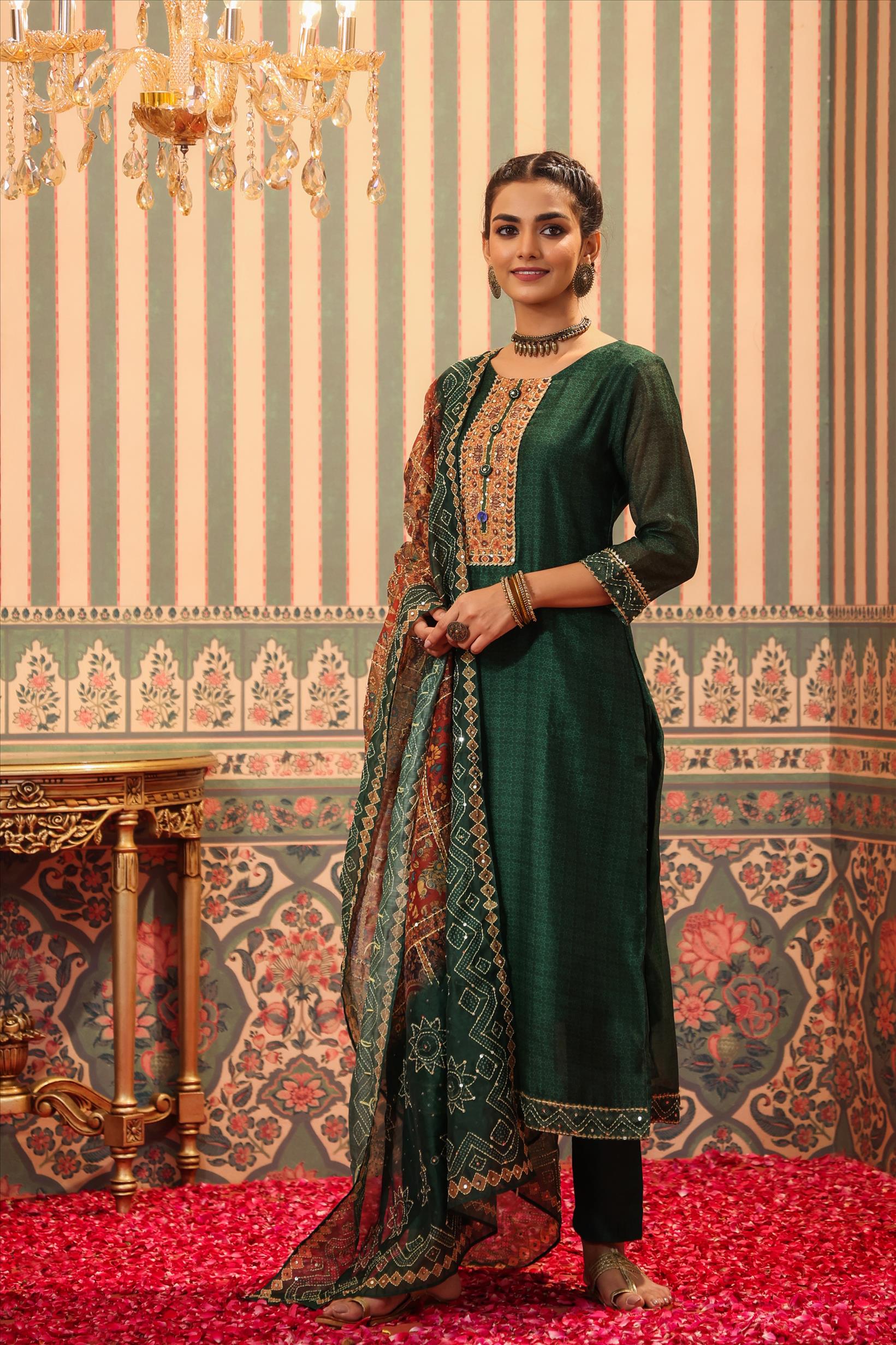 Green Chanderi Silk Kantha Embroidered Kurta Pant Dupatta Set