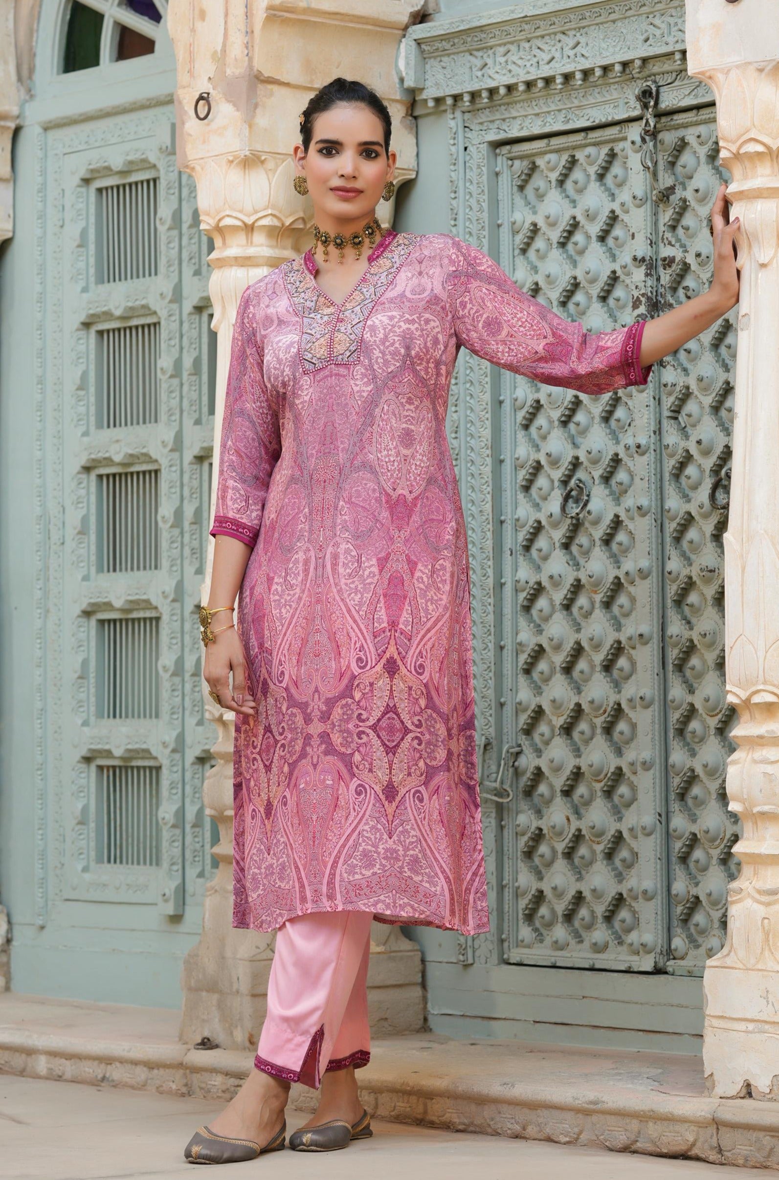 Lavender Viscose Crepe Digital Printed Kurta Pant Set